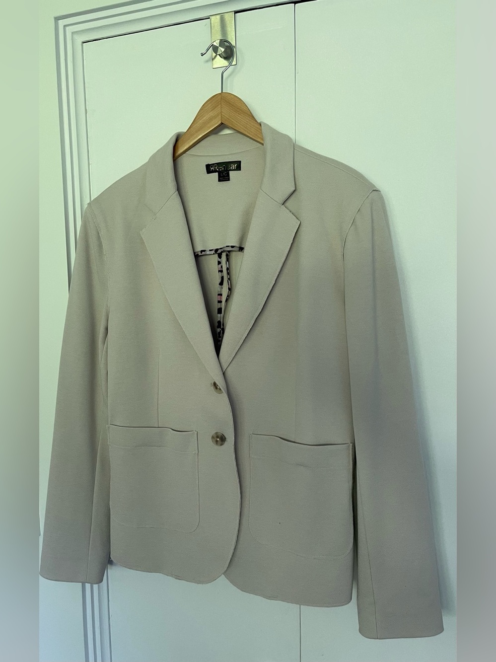 Stretchy comfortable Renaur tan blazer